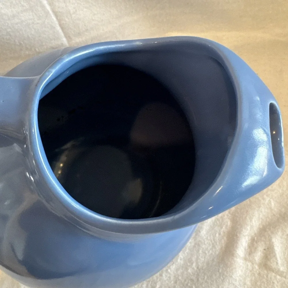 Vintage Hall USA Pottery‎ MCM Ice Lipped Ceramic Round Ball Pitcher Sky Blue 633